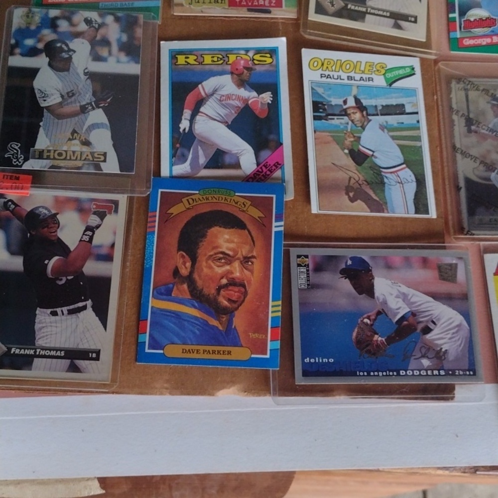Assorted Baseball Trading Cards Collection - Picture 4 of 5